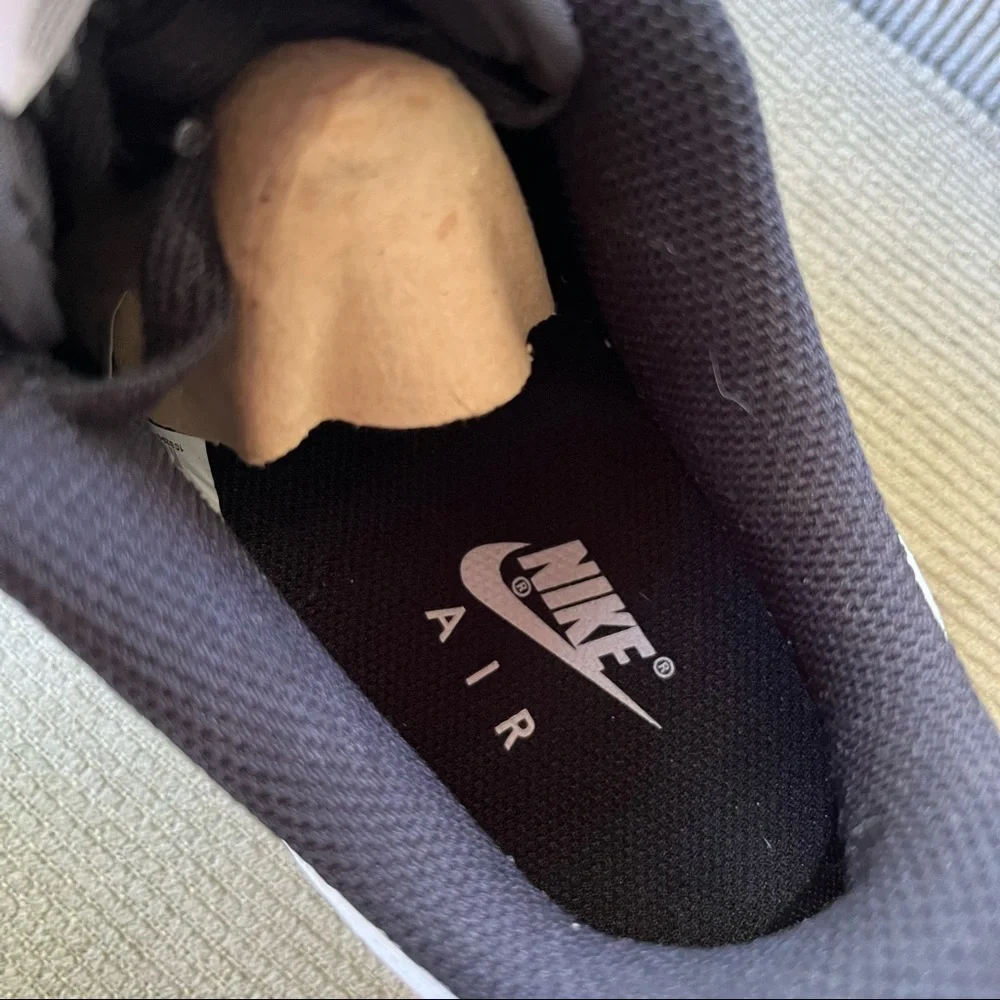 NIKE- Air Force 1 Low - Picture 6 of 6